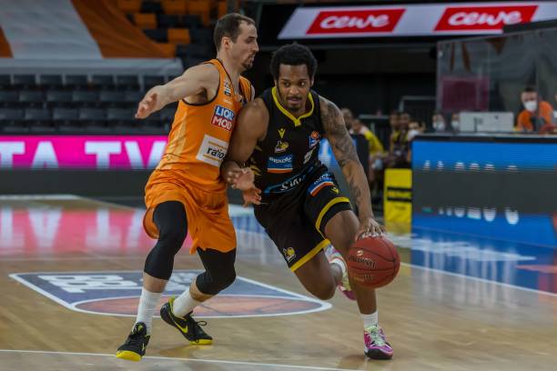 评分高于哈 评分高于哈