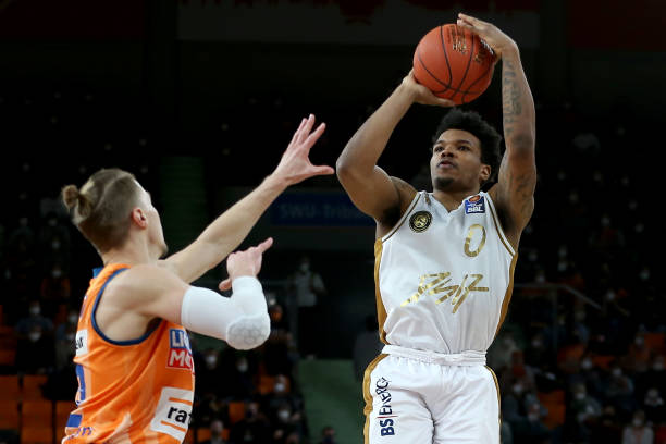 压制她的正 压制她的正