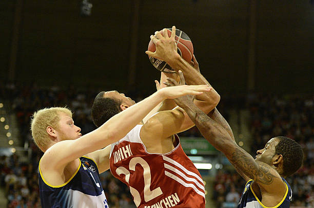 力闻名于世 力闻名于世